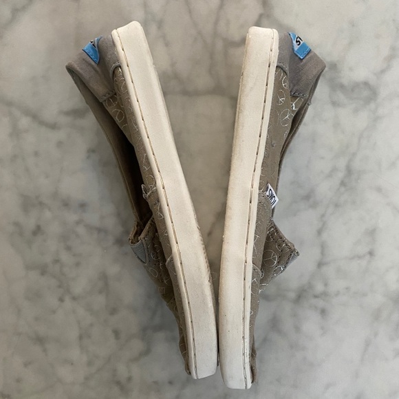 Toms - Picture 4 of 6